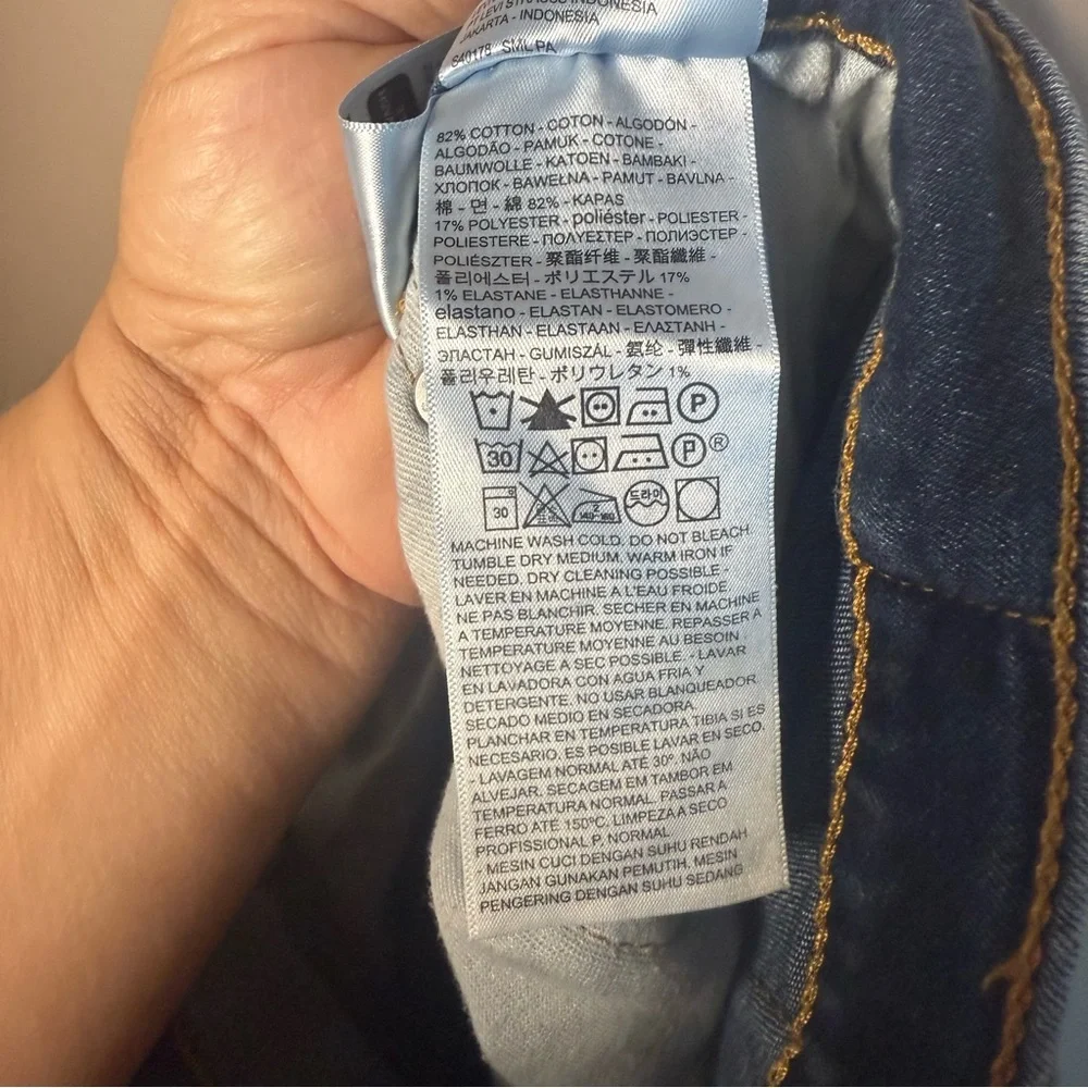 LEVI’S 502 TAPER FIT MEN'S JEANS SZ/ 29X32 In excellent condition